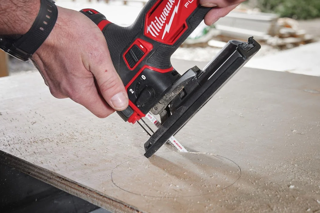 Milwaukee M12 FUEL Akku-Stichsäge M12FJS - Leistungsstarke Präzision